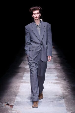 4/35 | Magliano Fall 2025 Menswear | Photo: NOWFASHION.com Magliano Fall 2025 Menswear | Photo: NOWFASHION.com