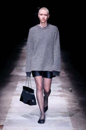 5/35 | Magliano Fall 2025 Menswear | Photo: NOWFASHION.com Magliano Fall 2025 Menswear | Photo: NOWFASHION.com