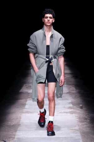 10/35 | Magliano Fall 2025 Menswear | Photo: NOWFASHION.com Magliano Fall 2025 Menswear | Photo: NOWFASHION.com