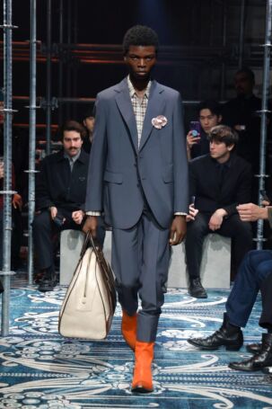 8/56 | Prada Fall 2025 Menswear | Photo: NOWFASHION.com Prada Fall 2025 Menswear | Photo: NOWFASHION.com