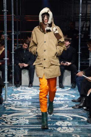 10/56 | Prada Fall 2025 Menswear | Photo: NOWFASHION.com Prada Fall 2025 Menswear | Photo: NOWFASHION.com