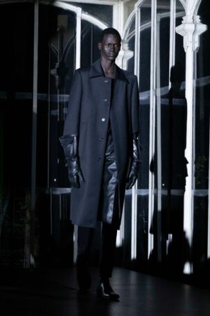 5/30 | MM6 Maison Margiela Fall 2025 Menswear | Photo: Giovanni Giannoni | Courtesy of Pitti Immagine Uomo MM6 Maison Margiela Fall 2025 Menswear | Photo: Giovanni Giannoni | Courtesy of Pitti Immagine Uomo