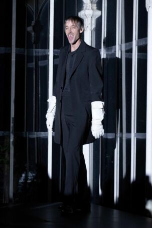11/30 | MM6 Maison Margiela Fall 2025 Menswear | Photo: Giovanni Giannoni | Courtesy of Pitti Immagine Uomo MM6 Maison Margiela Fall 2025 Menswear | Photo: Giovanni Giannoni | Courtesy of Pitti Immagine Uomo