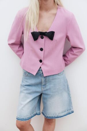 12/26 | Baum und Pferdgarten | Pre-Fall 2025 | Courtesy of Baum und Pferdgarten Baum und Pferdgarten | Pre-Fall 2025 | Courtesy of Baum und Pferdgarten