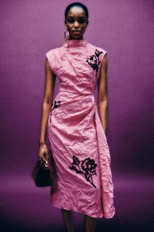 2/43 | Erdem Pre-Fall 2025 | Photo: Ruby Pluhar | Courtesy of Erdem Erdem Pre-Fall 2025 | Photo: Ruby Pluhar | Courtesy of Erdem