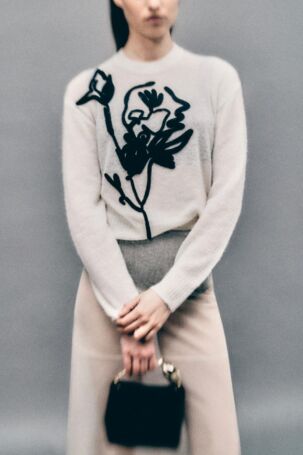 3/43 | Erdem Pre-Fall 2025 | Photo: Ruby Pluhar | Courtesy of Erdem Erdem Pre-Fall 2025 | Photo: Ruby Pluhar | Courtesy of Erdem