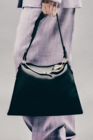 2/19 | Details at Erdem Pre-Fall 2025 | Photo: Ruby Pluhar | Courtesy of Erdem Details at Erdem Pre-Fall 2025 | Photo: Ruby Pluhar | Courtesy of Erdem