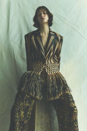 1/32 | Ulla Johnson Pre-Fall 2025 | Photo: Annemariek van Drimmelen | Courtesy of Ulla Johnson Ulla Johnson Pre-Fall 2025 | Photo: Annemariek van Drimmelen | Courtesy of Ulla Johnson