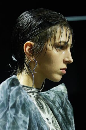 4/31 | details at Hengdi Wang | Spring 2025 | Courtesy of Hengdi Wang details at Hengdi Wang | Spring 2025 | Courtesy of Hengdi Wang
