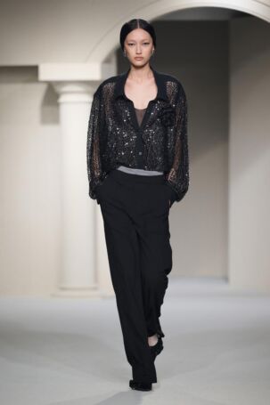 8/34 | YIRANTIAN Spring 2025 | Photo: Jia Cheng | Courtesy of YIRANTIAN YIRANTIAN Spring 2025 | Photo: Jia Cheng | Courtesy of YIRANTIAN