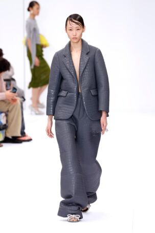 5/51 | Acne Studios Spring 2025 | Photo: NOWFASHION.com Acne Studios Spring 2025 | Photo: NOWFASHION.com