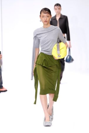 6/51 | Acne Studios Spring 2025 | Photo: NOWFASHION.com Acne Studios Spring 2025 | Photo: NOWFASHION.com