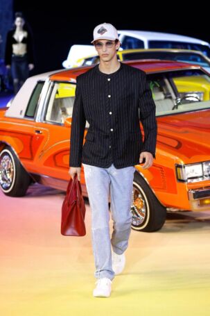 10/53 | Casablanca Spring 2025 | Photo: NOWFASHION.com Casablanca Spring 2025 | Photo: NOWFASHION.com