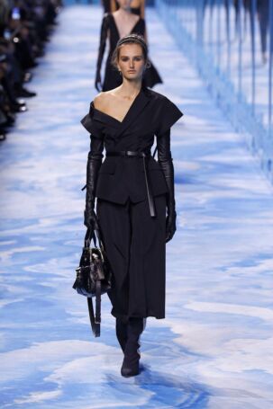 7/82 | Dior Spring 2025 | Photo: NOWFASHION.com Dior Spring 2025 | Photo: NOWFASHION.com