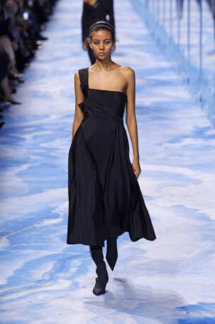 9/82 | Dior Spring 2025 | Photo: NOWFASHION.com Dior Spring 2025 | Photo: NOWFASHION.com
