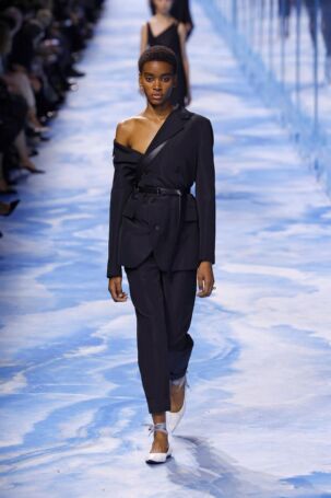 10/82 | Dior Spring 2025 | Photo: NOWFASHION.com Dior Spring 2025 | Photo: NOWFASHION.com