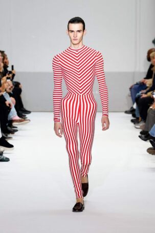 9/46 | Duran Lantink Spring 2025 | Photo: NOWFASHION.com Duran Lantink Spring 2025 | Photo: NOWFASHION.com