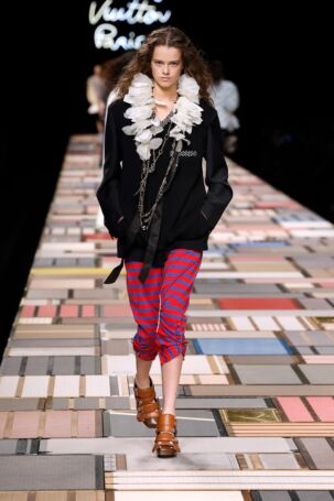 8/51 | Louis Vuitton Spring 2025 | Photo: NOWFASHION.com Louis Vuitton Spring 2025 | Photo: NOWFASHION.com