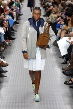 10/68 | Miu Miu Spring 2025 | Photo: NOWFASHION.com Miu Miu Spring 2025 | Photo: NOWFASHION.com