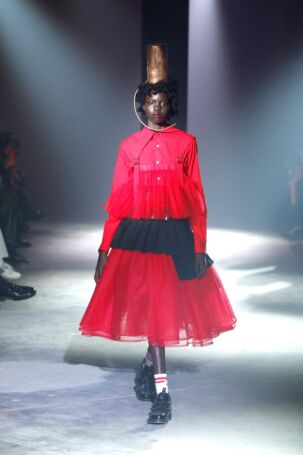 10/31 | Noir Kei Ninomiya Spring 2025 | Photo: NOWFASHION.com Noir Kei Ninomiya Spring 2025 | Photo: NOWFASHION.com