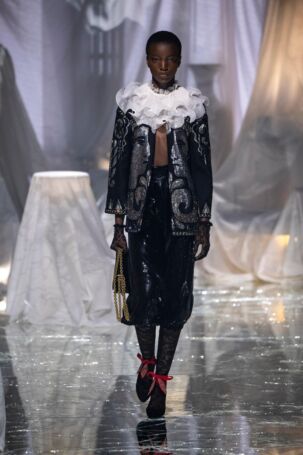 10/86 | Valentino Spring 2025 | Photo: NOWFASHION.com Valentino Spring 2025 | Photo: NOWFASHION.com