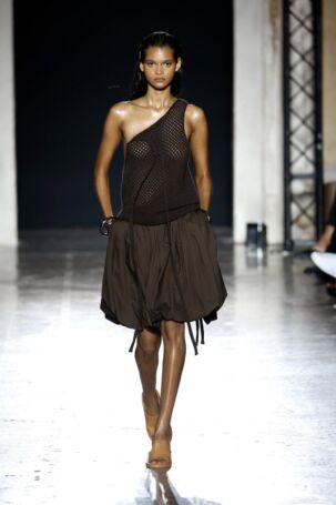 1/32 | ANDREĀDAMO Spring 2025 | Photo: NOWFASHION.com ANDREĀDAMO Spring 2025 | Photo: NOWFASHION.com