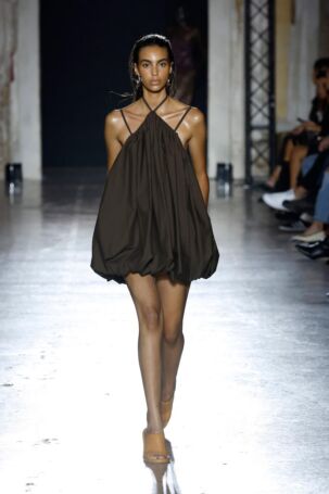 8/32 | ANDREĀDAMO Spring 2025 | Photo: NOWFASHION.com ANDREĀDAMO Spring 2025 | Photo: NOWFASHION.com