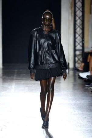 10/32 | ANDREĀDAMO Spring 2025 | Photo: NOWFASHION.com ANDREĀDAMO Spring 2025 | Photo: NOWFASHION.com