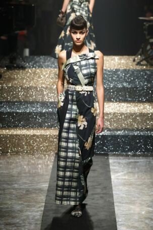 6/86 | Antonio Marras Spring 2025 | Photo: NOWFASHION.com Antonio Marras Spring 2025 | Photo: NOWFASHION.com
