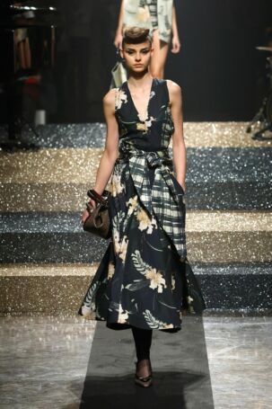 7/86 | Antonio Marras Spring 2025 | Photo: NOWFASHION.com Antonio Marras Spring 2025 | Photo: NOWFASHION.com