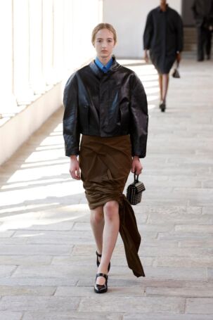 3/57 | Bally Spring 2025 | Photo: NOWFASHION.com Bally Spring 2025 | Photo: NOWFASHION.com