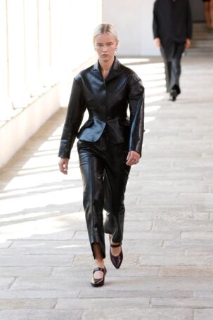 9/57 | Bally Spring 2025 | Photo: NOWFASHION.com Bally Spring 2025 | Photo: NOWFASHION.com