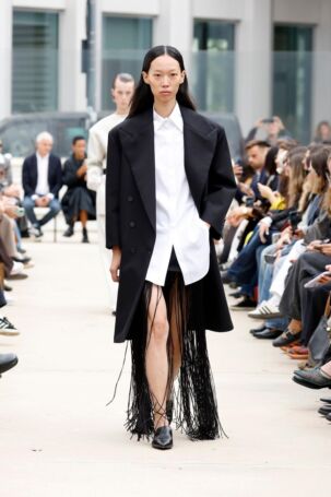 4/29 | Calcaterra Spring 2025 | Photo: NOWFASHION.com Calcaterra Spring 2025 | Photo: NOWFASHION.com