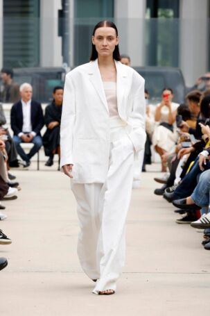 12/29 | Calcaterra Spring 2025 | Photo: NOWFASHION.com Calcaterra Spring 2025 | Photo: NOWFASHION.com