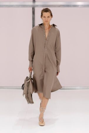 10/44 | Fendi Spring 2025 | Photo: NOWFASHION.com Fendi Spring 2025 | Photo: NOWFASHION.com