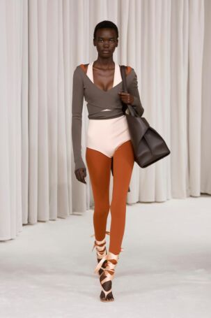 6/66 | Ferragamo Spring 2025 | Photo: NOWFASHION.com Ferragamo Spring 2025 | Photo: NOWFASHION.com