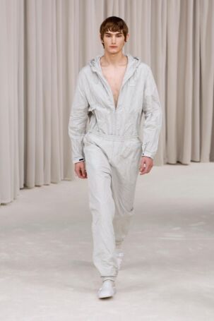 9/66 | Ferragamo Spring 2025 | Photo: NOWFASHION.com Ferragamo Spring 2025 | Photo: NOWFASHION.com