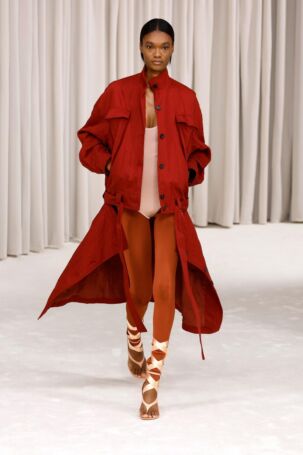 10/66 | Ferragamo Spring 2025 | Photo: NOWFASHION.com Ferragamo Spring 2025 | Photo: NOWFASHION.com