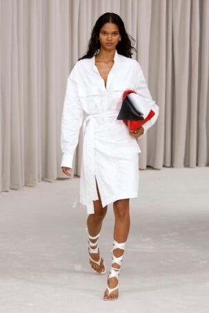 11/66 | Ferragamo Spring 2025 | Photo: NOWFASHION.com Ferragamo Spring 2025 | Photo: NOWFASHION.com