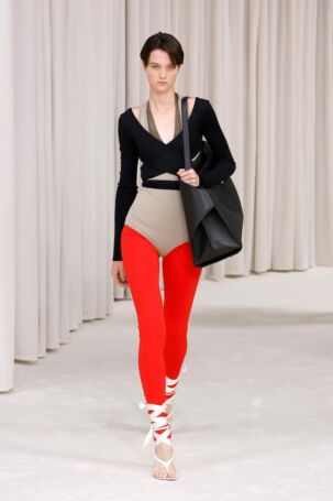 12/66 | Ferragamo Spring 2025 | Photo: NOWFASHION.com Ferragamo Spring 2025 | Photo: NOWFASHION.com