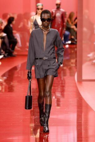 4/55 | Gucci Spring 2025 | Photo: NOWFASHION.com Gucci Spring 2025 | Photo: NOWFASHION.com
