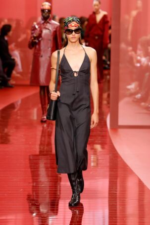 5/55 | Gucci Spring 2025 | Photo: NOWFASHION.com Gucci Spring 2025 | Photo: NOWFASHION.com