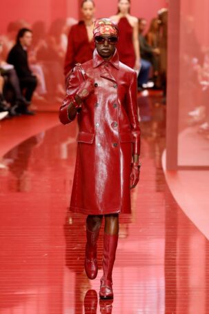 6/55 | Gucci Spring 2025 | Photo: NOWFASHION.com Gucci Spring 2025 | Photo: NOWFASHION.com