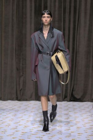 1/70 | Jil Sander Spring 2025 | Photo: NOWFASHION.com Jil Sander Spring 2025 | Photo: NOWFASHION.com