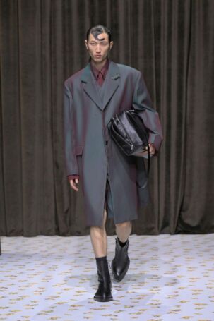 3/70 | Jil Sander Spring 2025 | Photo: NOWFASHION.com Jil Sander Spring 2025 | Photo: NOWFASHION.com