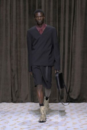 5/70 | Jil Sander Spring 2025 | Photo: NOWFASHION.com Jil Sander Spring 2025 | Photo: NOWFASHION.com