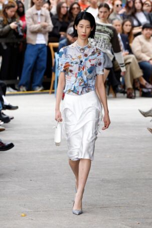 11/45 | Marco Rambaldi Spring 2025 | Photo: NOWFASHION.com Marco Rambaldi Spring 2025 | Photo: NOWFASHION.com