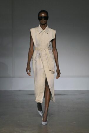 5/52 | MM6 Maison Margiela Spring 2025 | Photo: NOWFASHION.com MM6 Maison Margiela Spring 2025 | Photo: NOWFASHION.com
