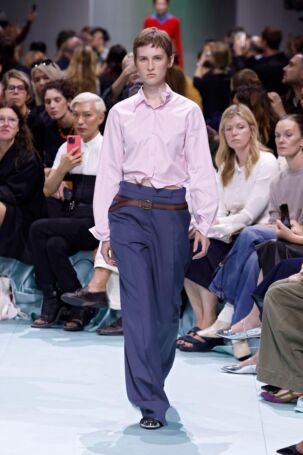 7/50 | Prada Spring 2025 | Photo: NOWFASHION.com Prada Spring 2025 | Photo: NOWFASHION.com