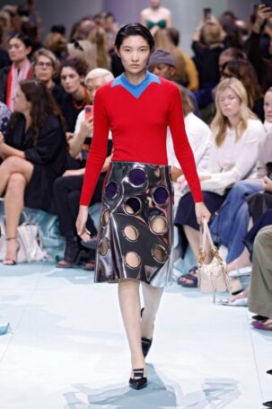 9/50 | Prada Spring 2025 | Photo: NOWFASHION.com Prada Spring 2025 | Photo: NOWFASHION.com